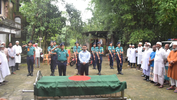 যুদ্ধাহত বীর মুক্তিযোদ্ধা মো. শাহজাহানকে গার্ড অব অনার প্রদান